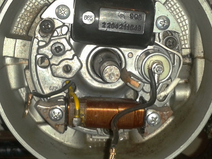 Herrmans Zündung 001.jpg (317.3 KiB) 13551 mal betrachtet Zündung 6V