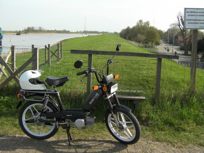 SANY0042.JPG (3.4 MiB) 24471 mal betrachtet Sachs-Bikes Optima 50 am Deich